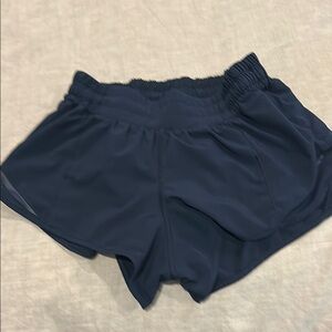 Lululemon Hottie Hot 2.5” Low Rise Short in Navy Like New